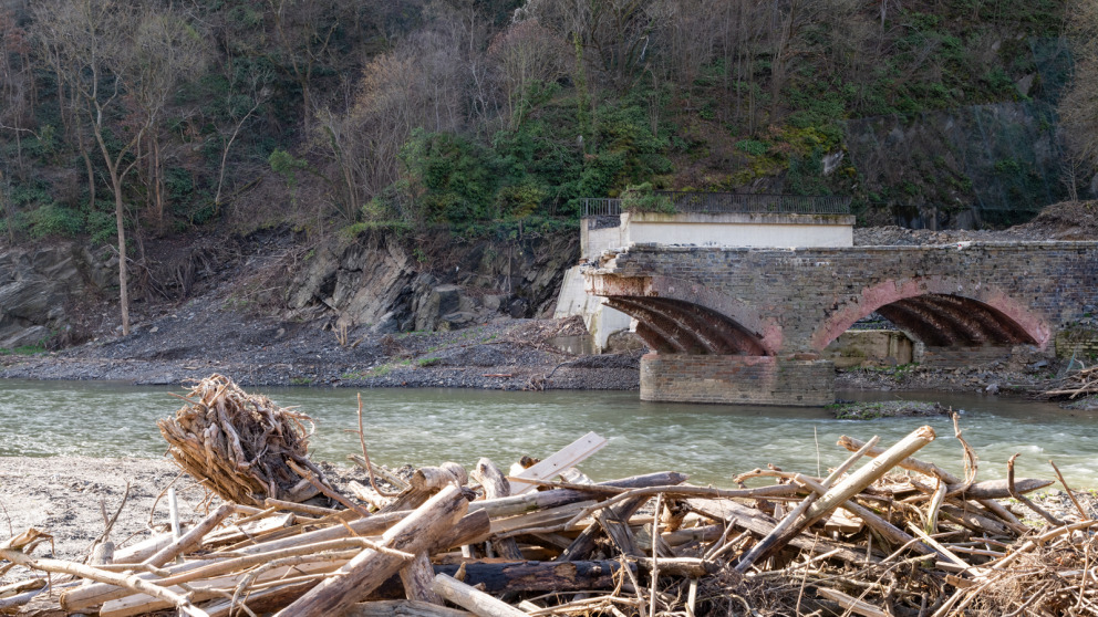 A destroyed bridge in Ahrtal, Germany: Adequate crisis communication is the key to managing crises like floods.