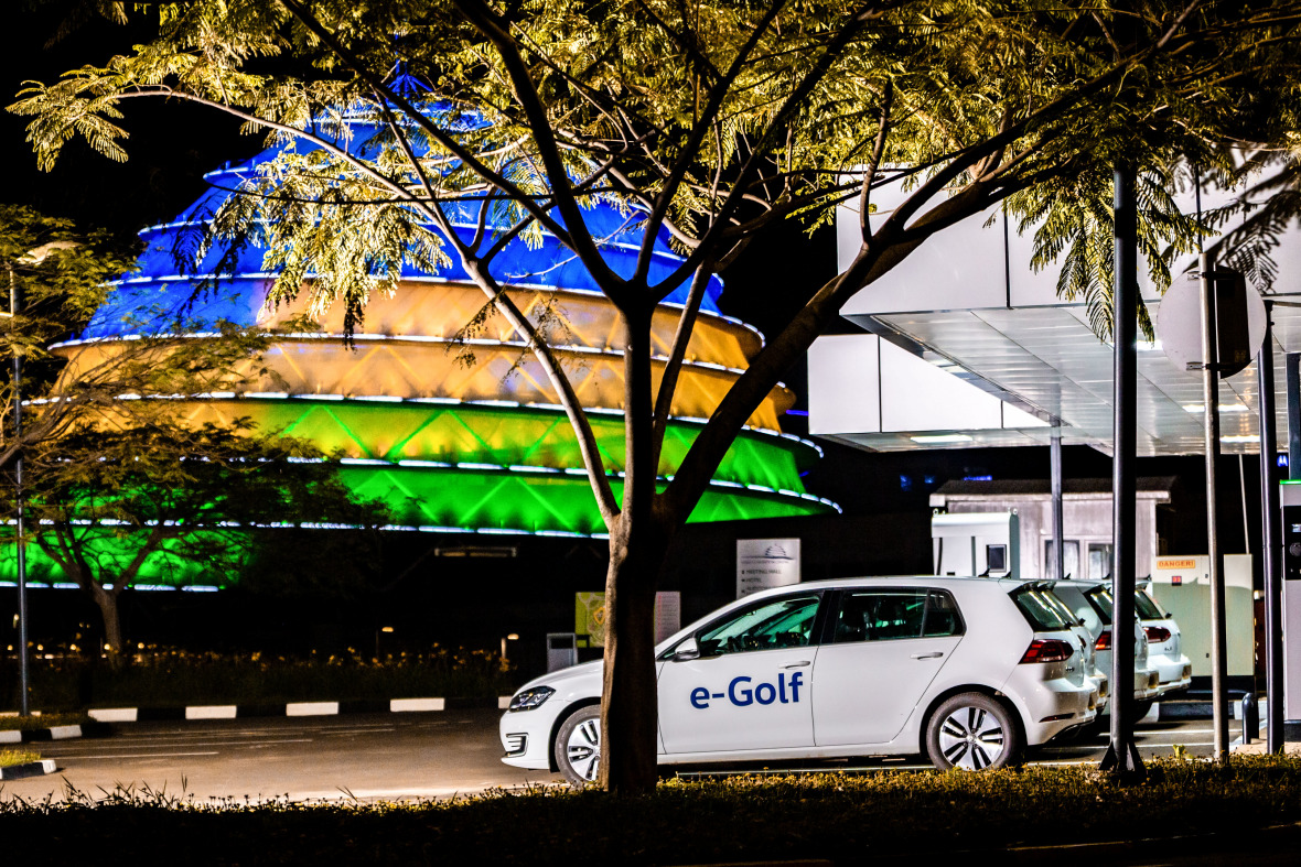 Kongresszentrum mit Sharing-Autos